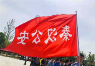 《侦察英雄》出场2分钟的沈院长，得过金钟奖，是演二代