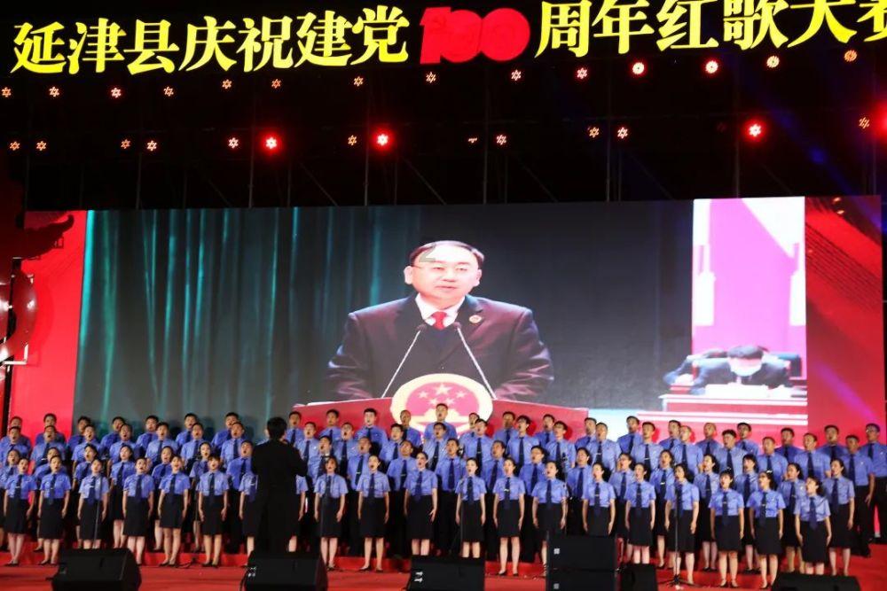 逃离残破的船只